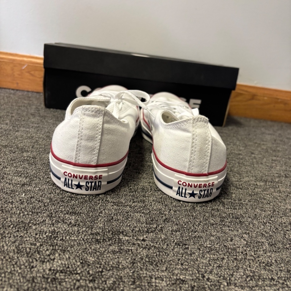 White converse - Picture 3 of 5